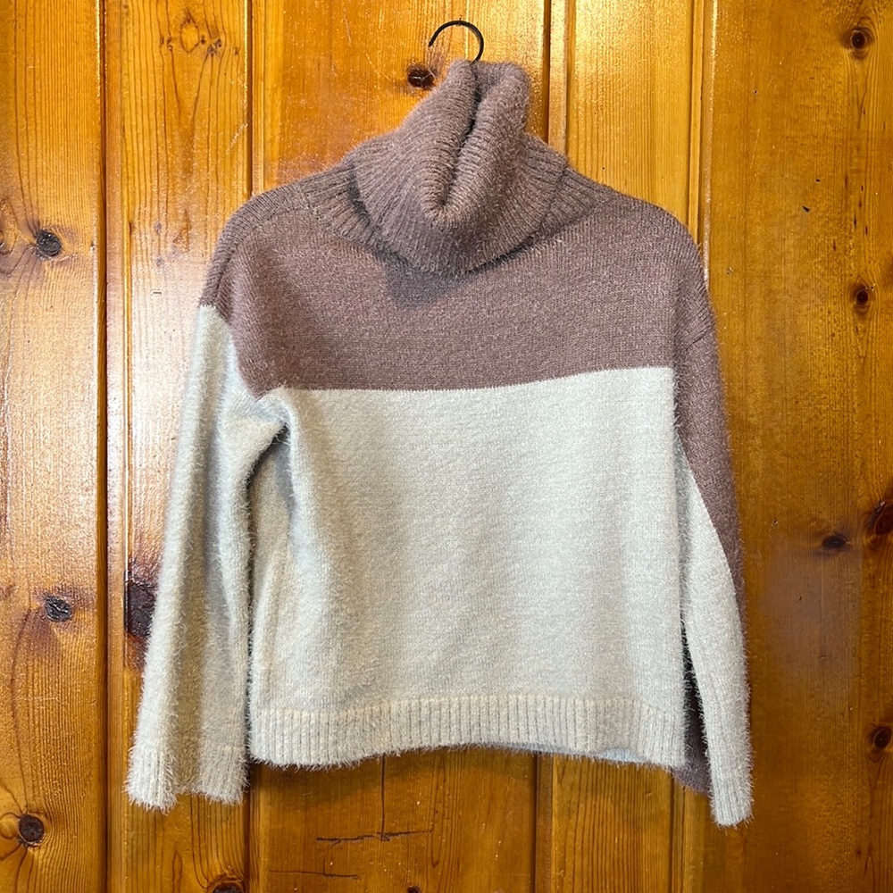 Turtleneck two tone cropped sweater